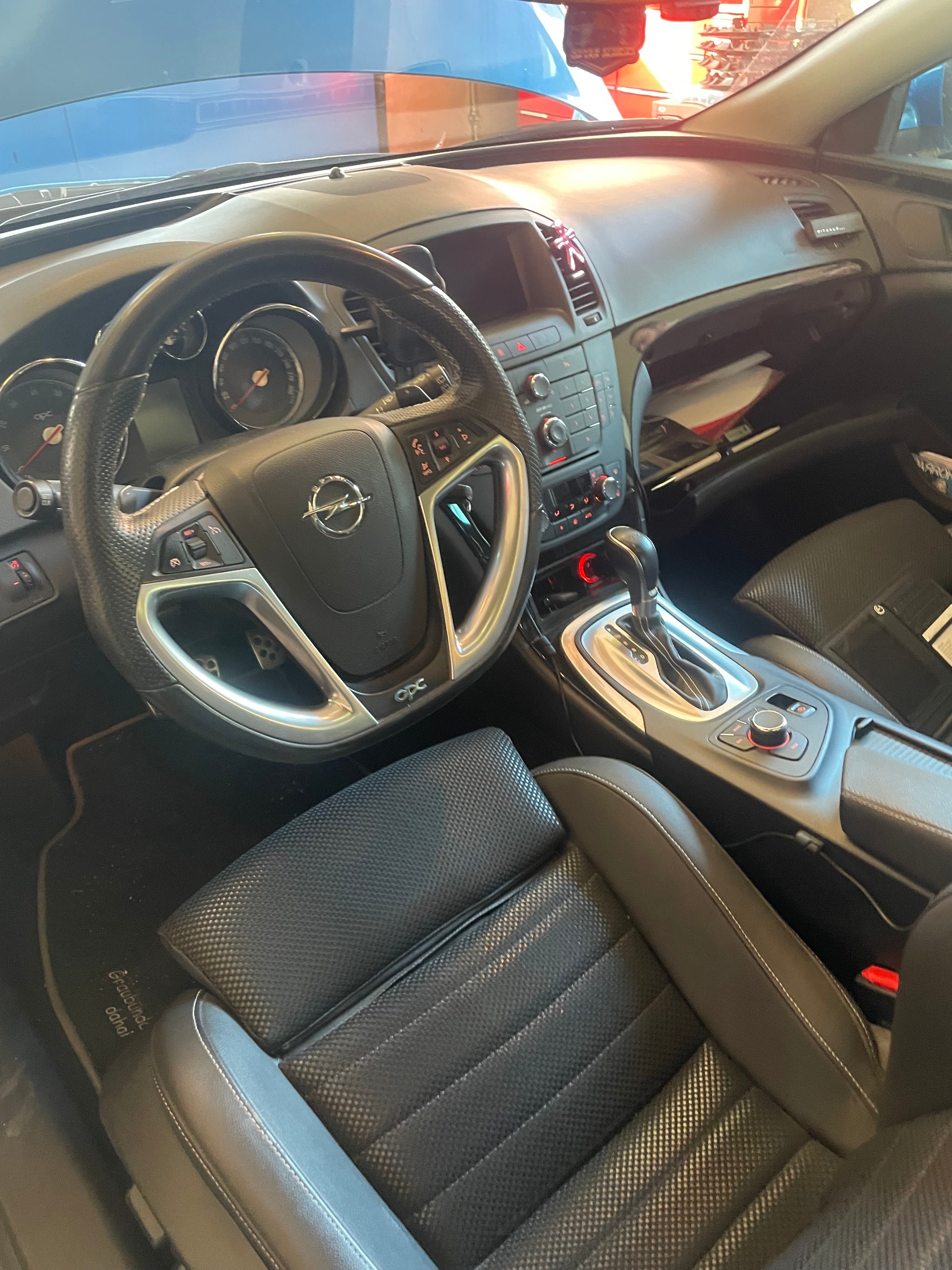 OPEL Insignia Sports Tourer 2.8 Turbo OPC 4WD Automatic-image-8