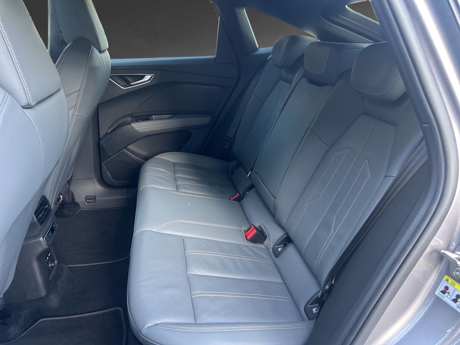 AUDI Q4 Sportback e-tron 50 quattro-image-6