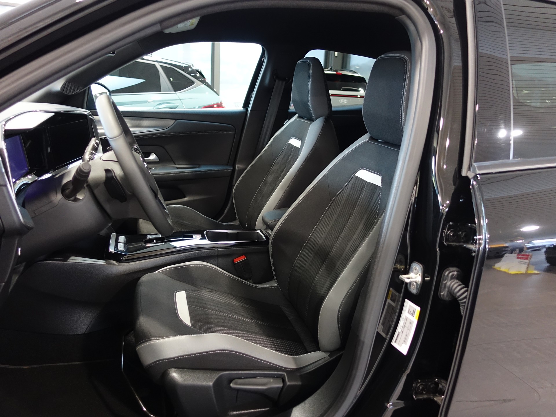 OPEL Mokka 1.2T GS Automat-image-7