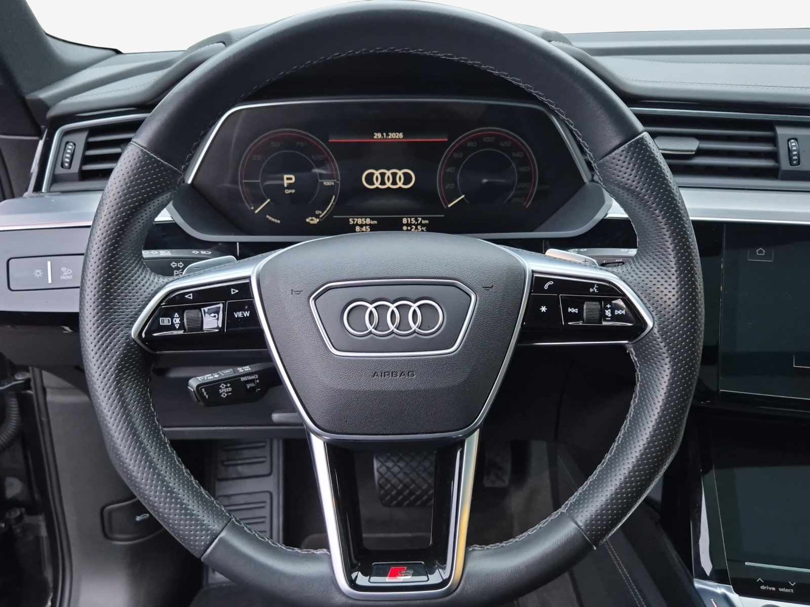 AUDI e-tron 55 S Line Black Edition quattro-image-10