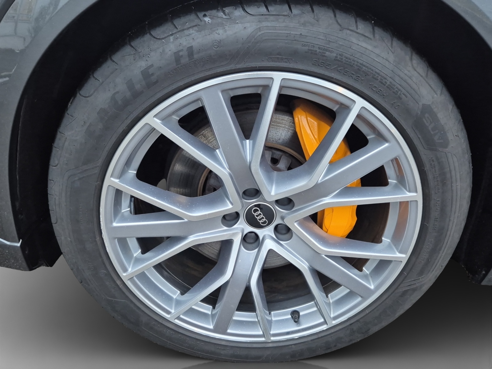 AUDI e-tron 55 S Line Black Edition quattro-image-14
