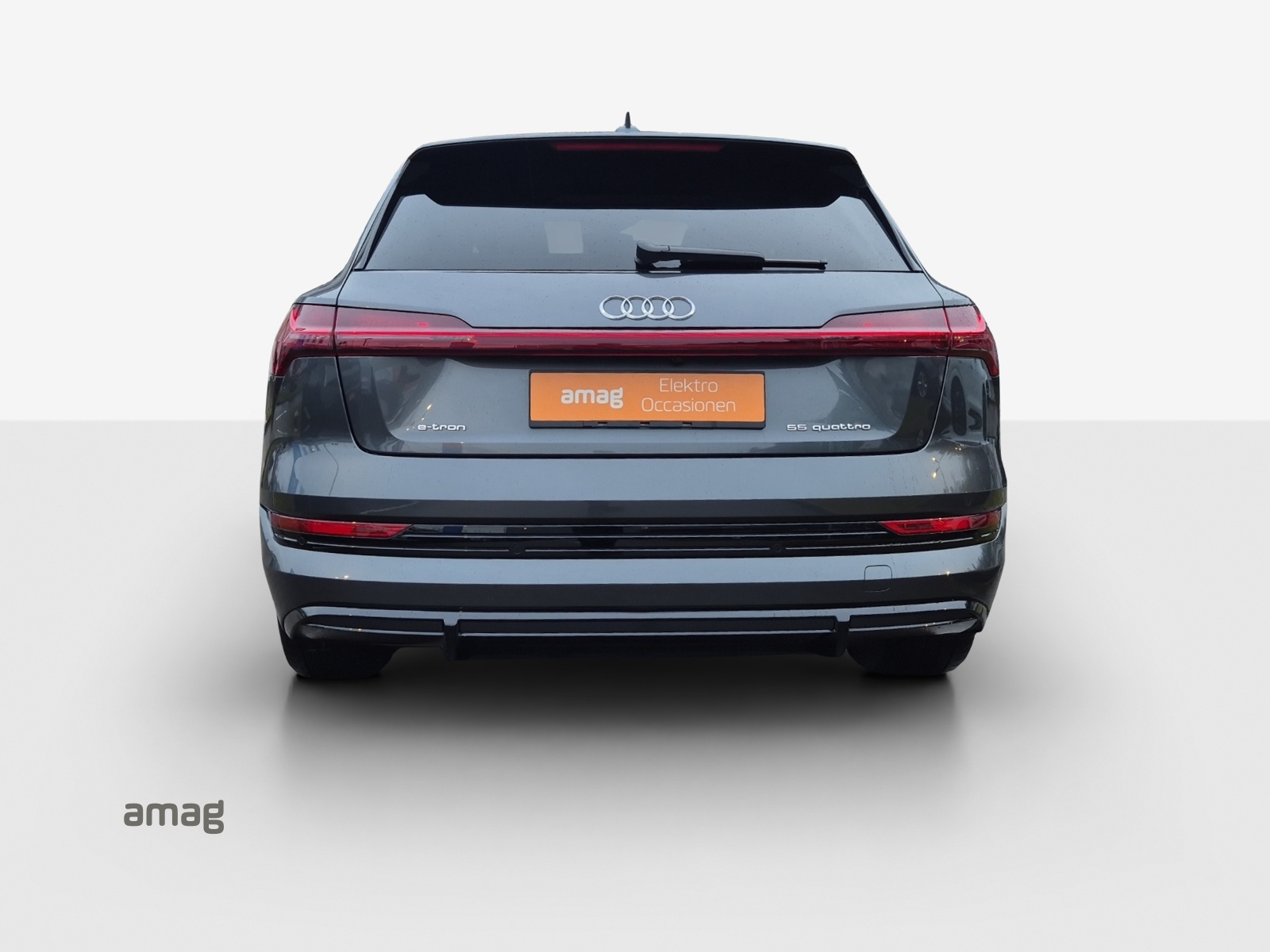 AUDI e-tron 55 S Line Black Edition quattro-image-4