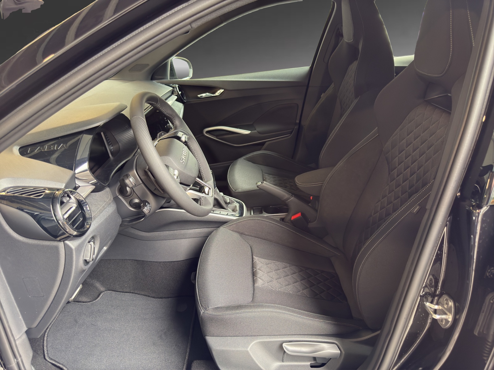 SKODA Fabia 1.0 TSI Dynamic DSG-image-5