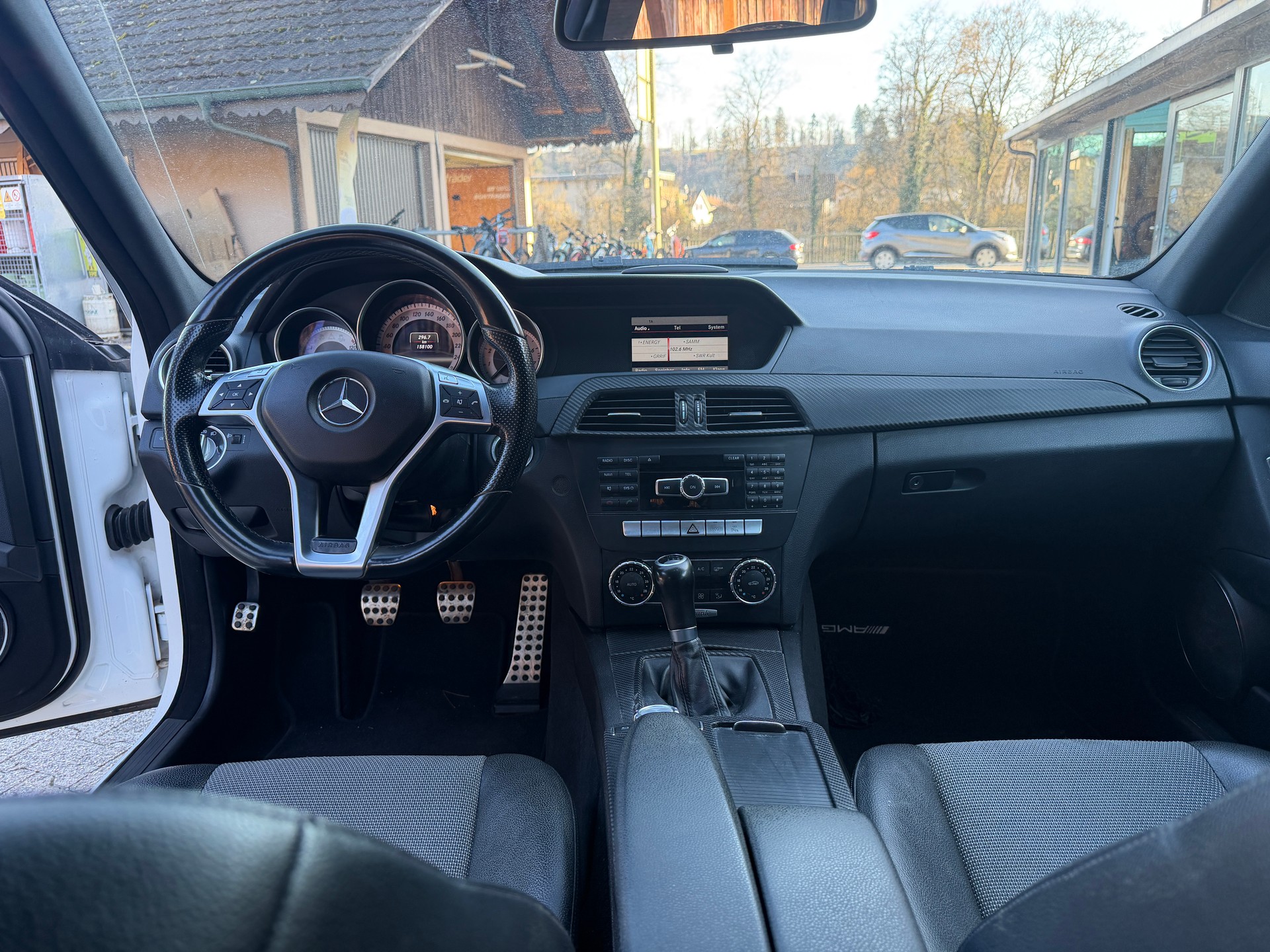 MERCEDES-BENZ C 180 Avantgarde-image-6