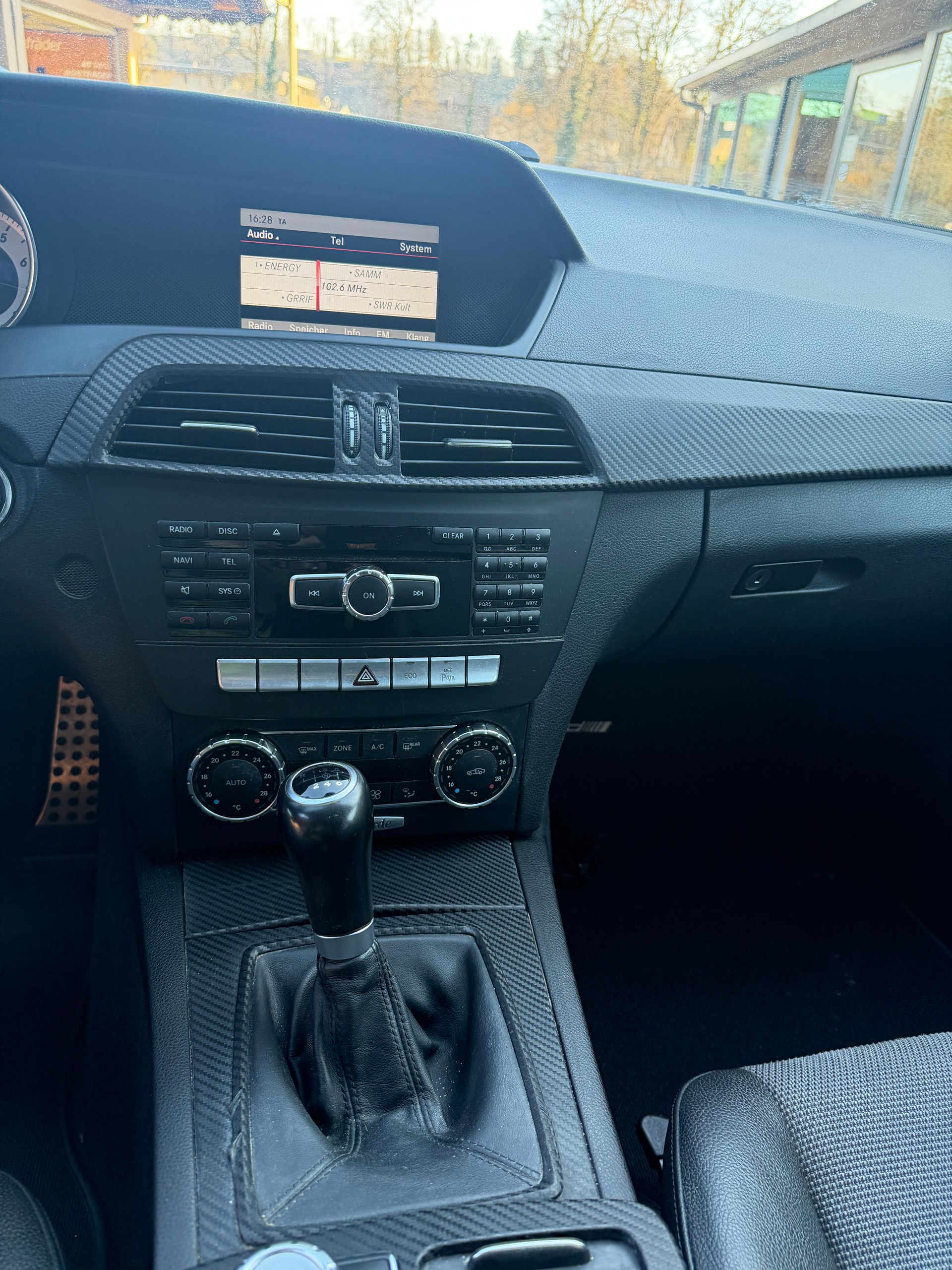 MERCEDES-BENZ C 180 Avantgarde-image-11