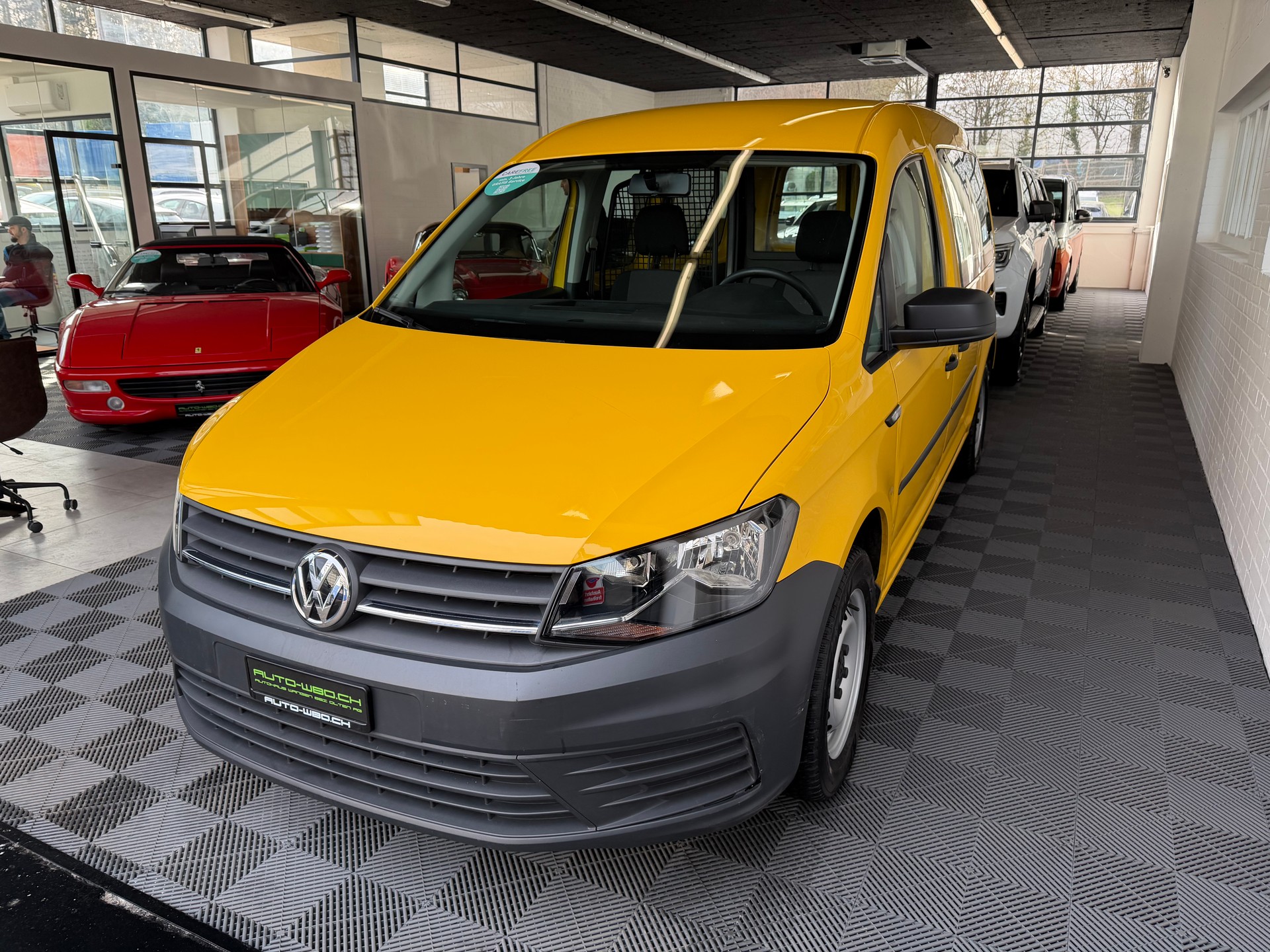 VW Caddy Maxi 1.0TSI BlueMotion Technology-image-6