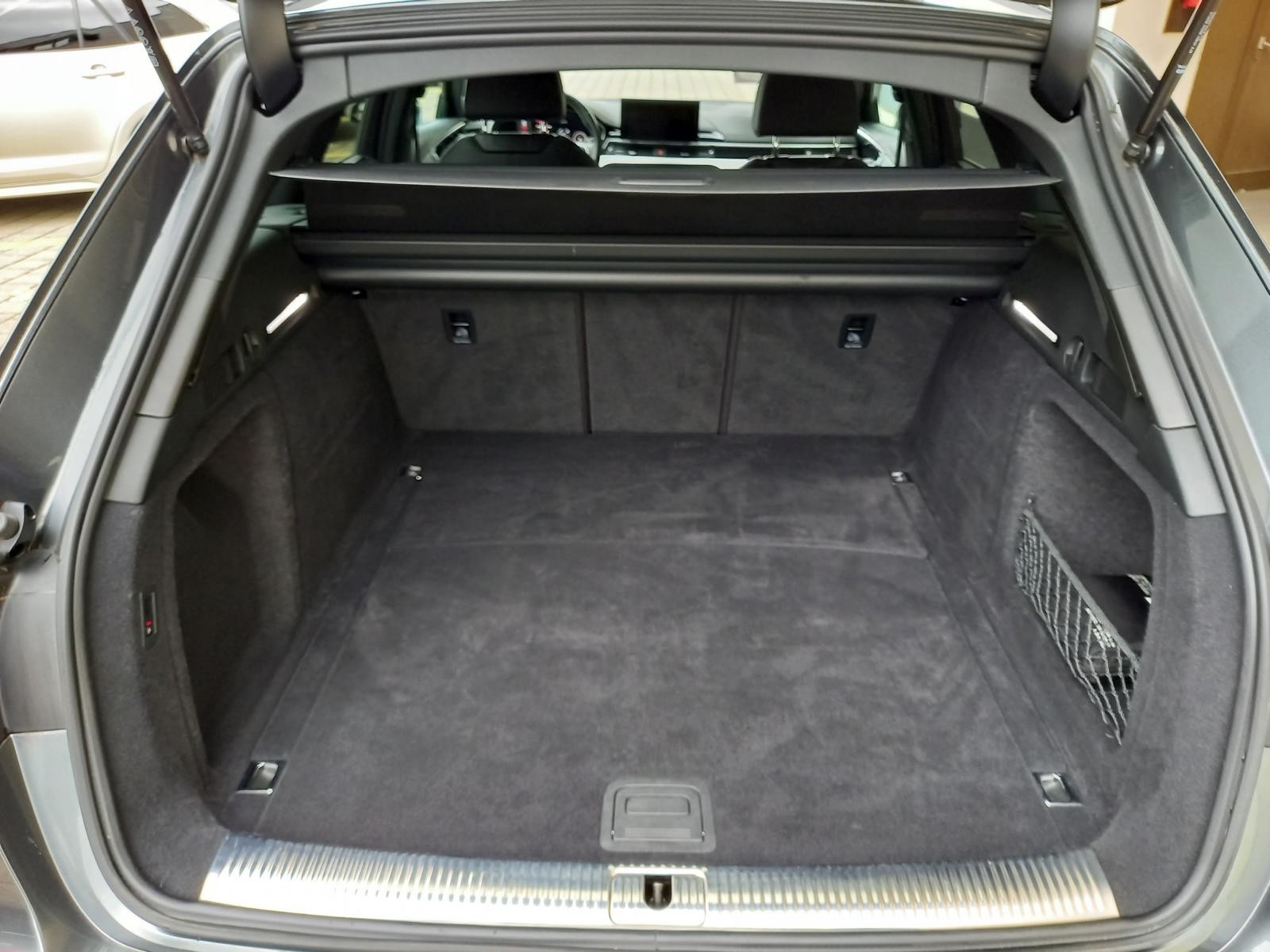 AUDI A4 Avant 40 TDI S line quattro S-tronic-image-15