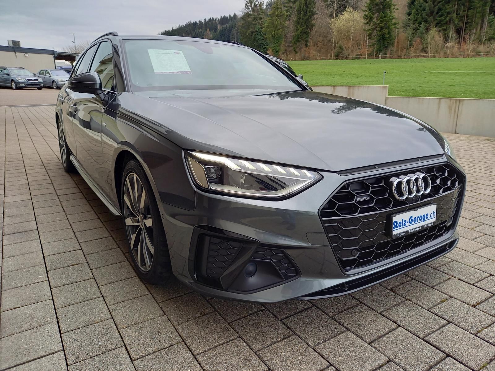 AUDI A4 Avant 40 TDI S line quattro S-tronic-image-3