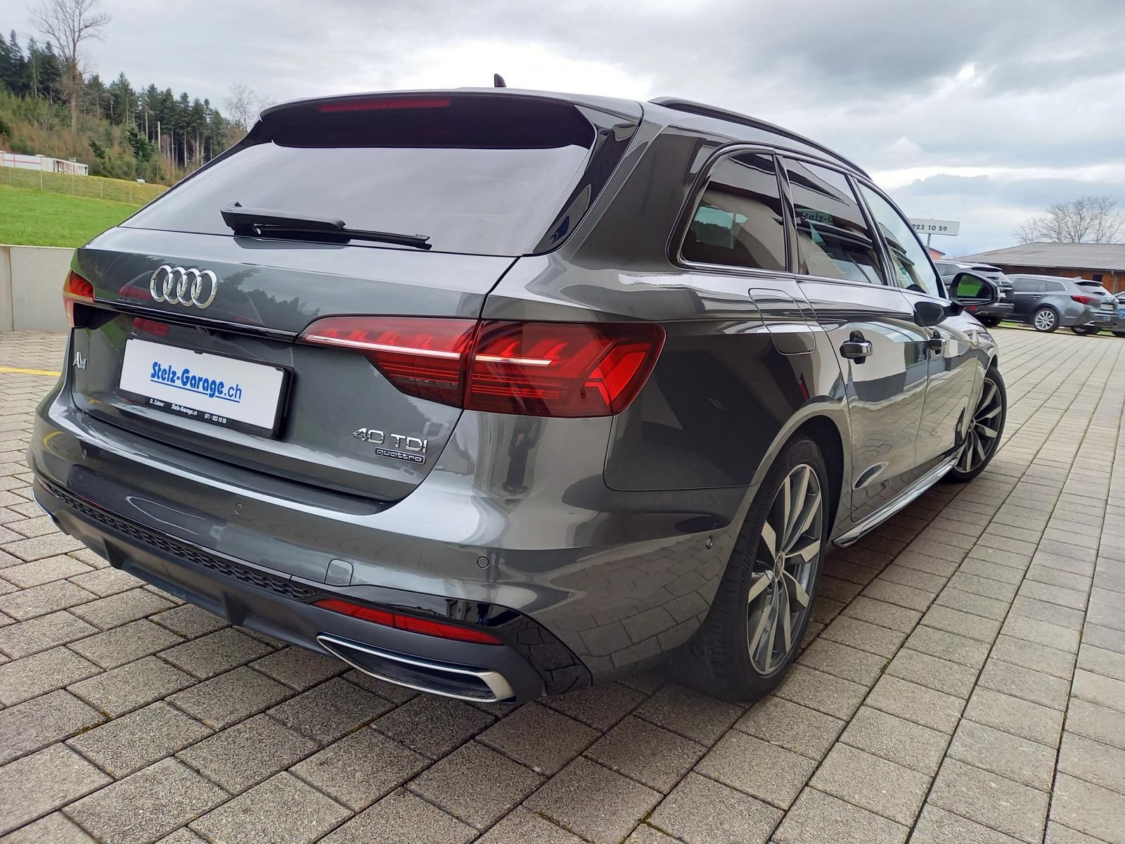 AUDI A4 Avant 40 TDI S line quattro S-tronic-image-1