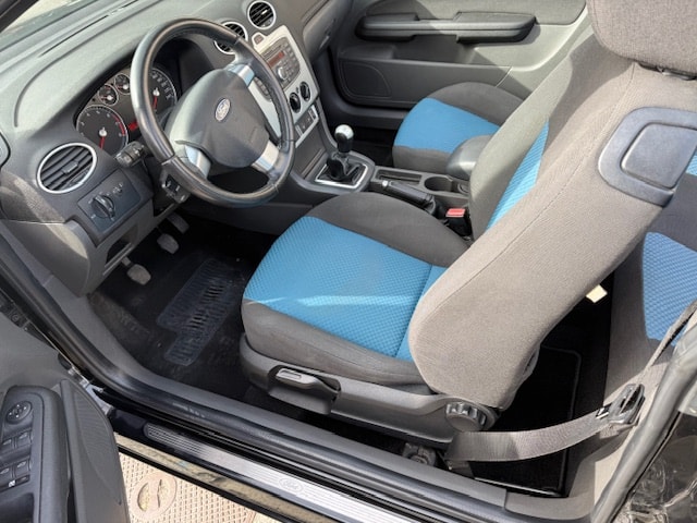 FORD Focus CC 2.0i Titanium-image-7
