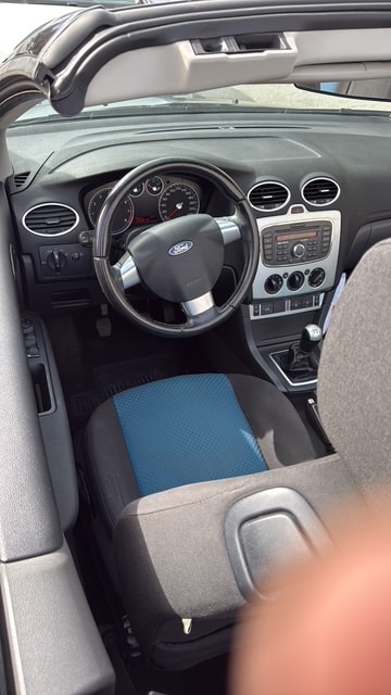 FORD Focus CC 2.0i Titanium-image-4
