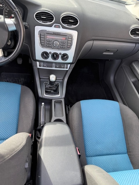 FORD Focus CC 2.0i Titanium-image-9