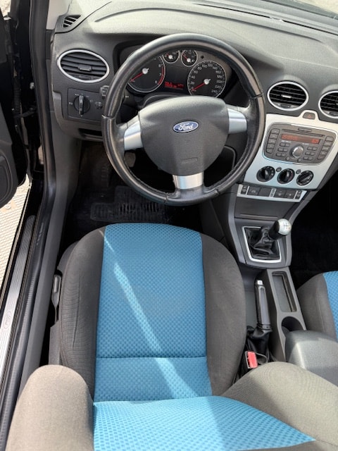 FORD Focus CC 2.0i Titanium-image-8
