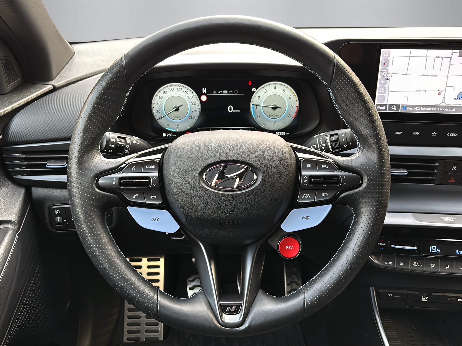 HYUNDAI i20 N 1.6 T-GDi-image-13