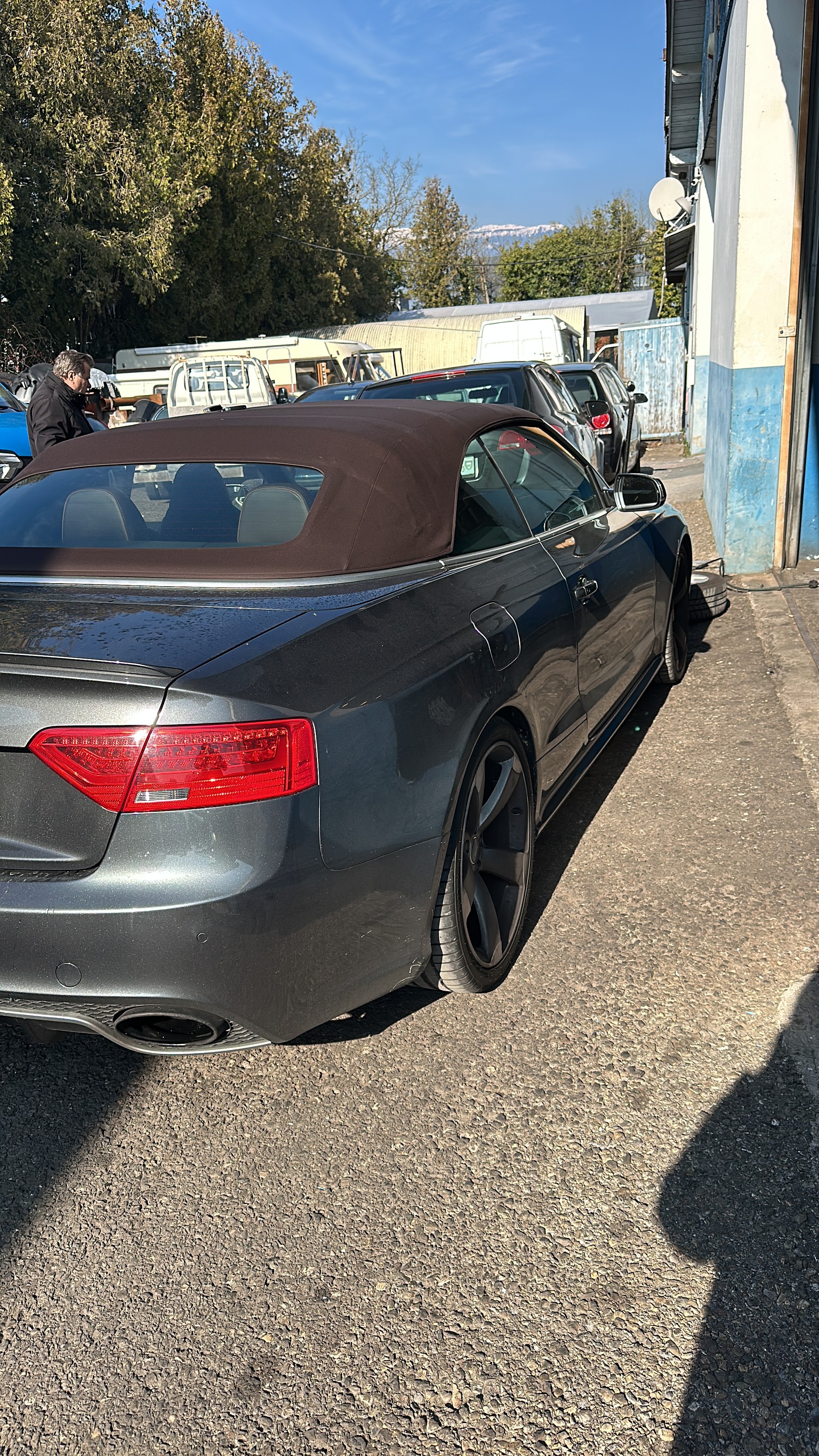 AUDI RS5 Cabrio 4.2 FSI quattro S-tronic-image-2