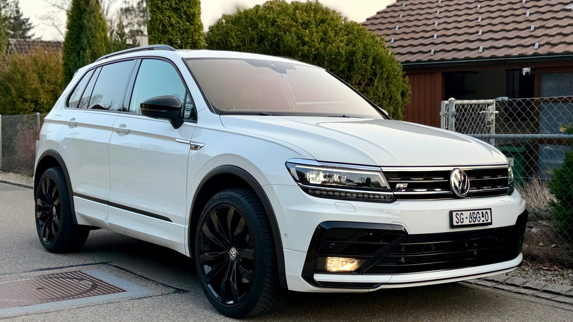 VW Tiguan 2.0TSI Offroad 4M 4Motion DSG-image-3