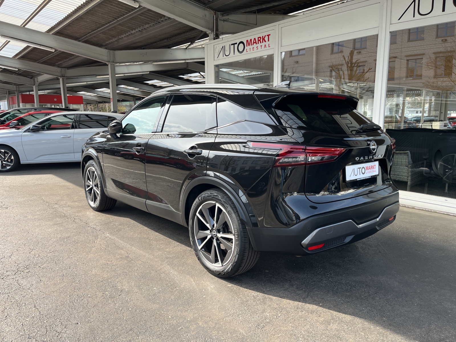 NISSAN Qashqai 1.3 DIG-T MHEV Tekna Xtronic 4x4-image-2