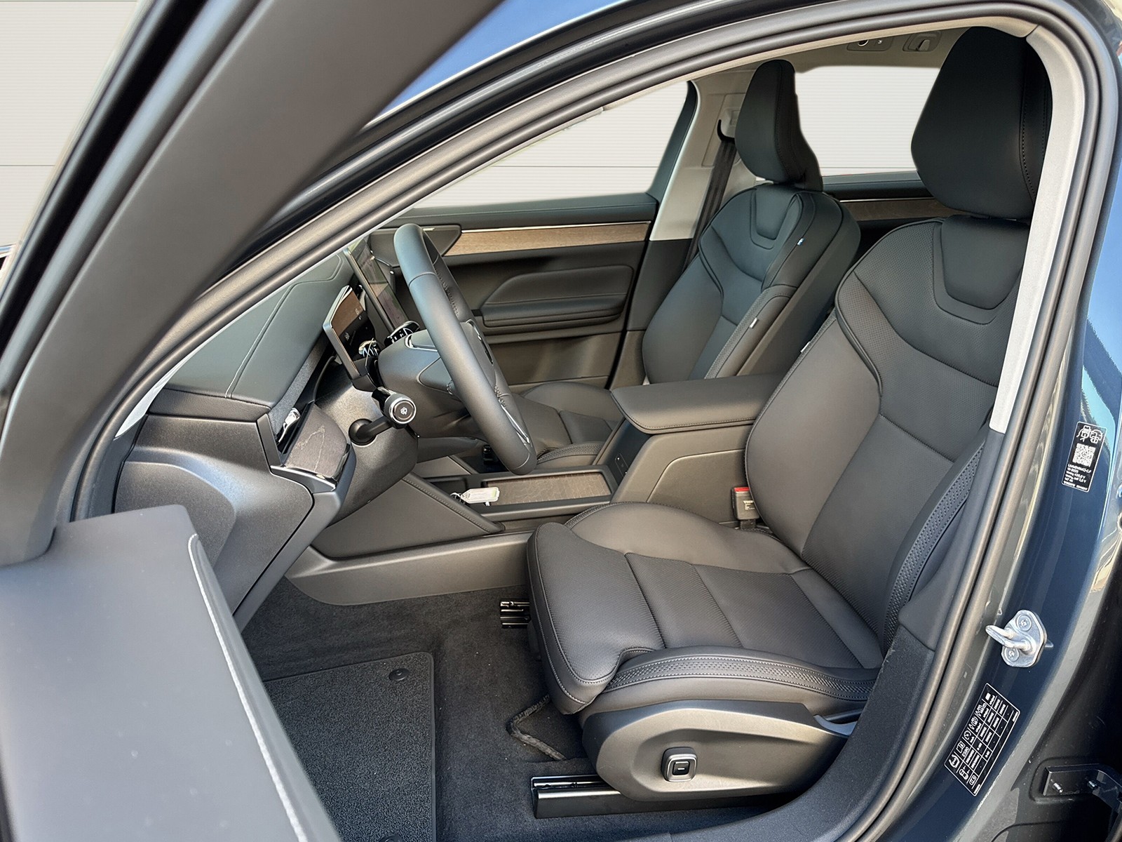 VOLVO ES90 Ultra-image-6