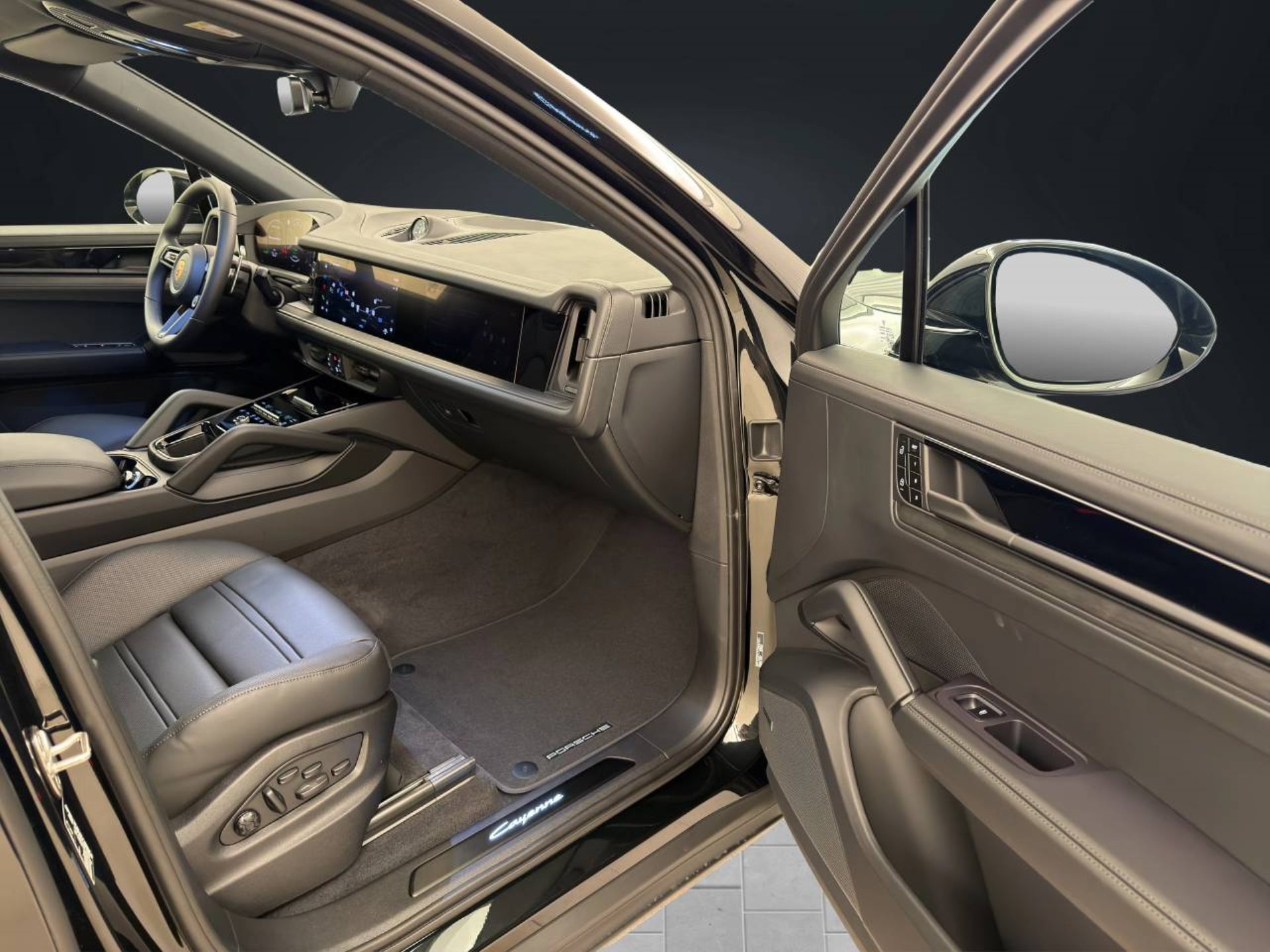 PORSCHE Cayenne E-Hybrid Coupé Black Edition-image-13