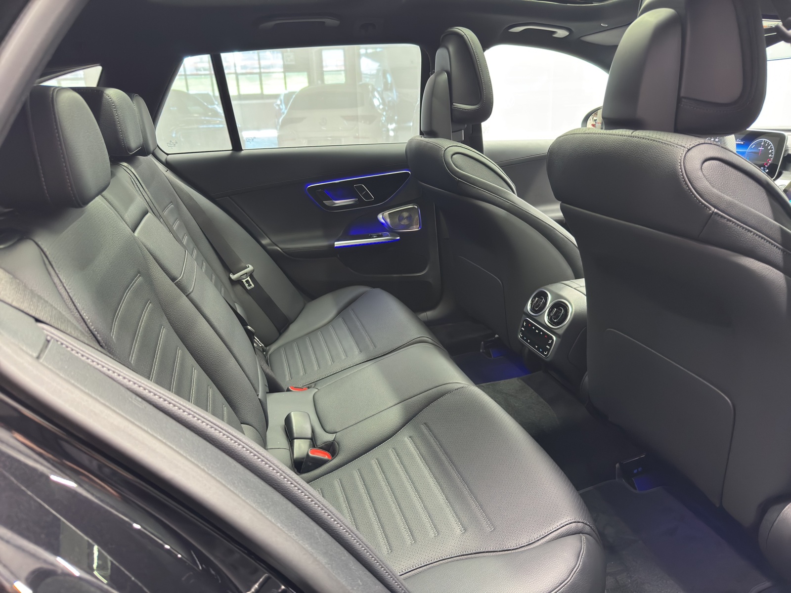 MERCEDES-BENZ C 300 de AMG Line 4Matic-image-9