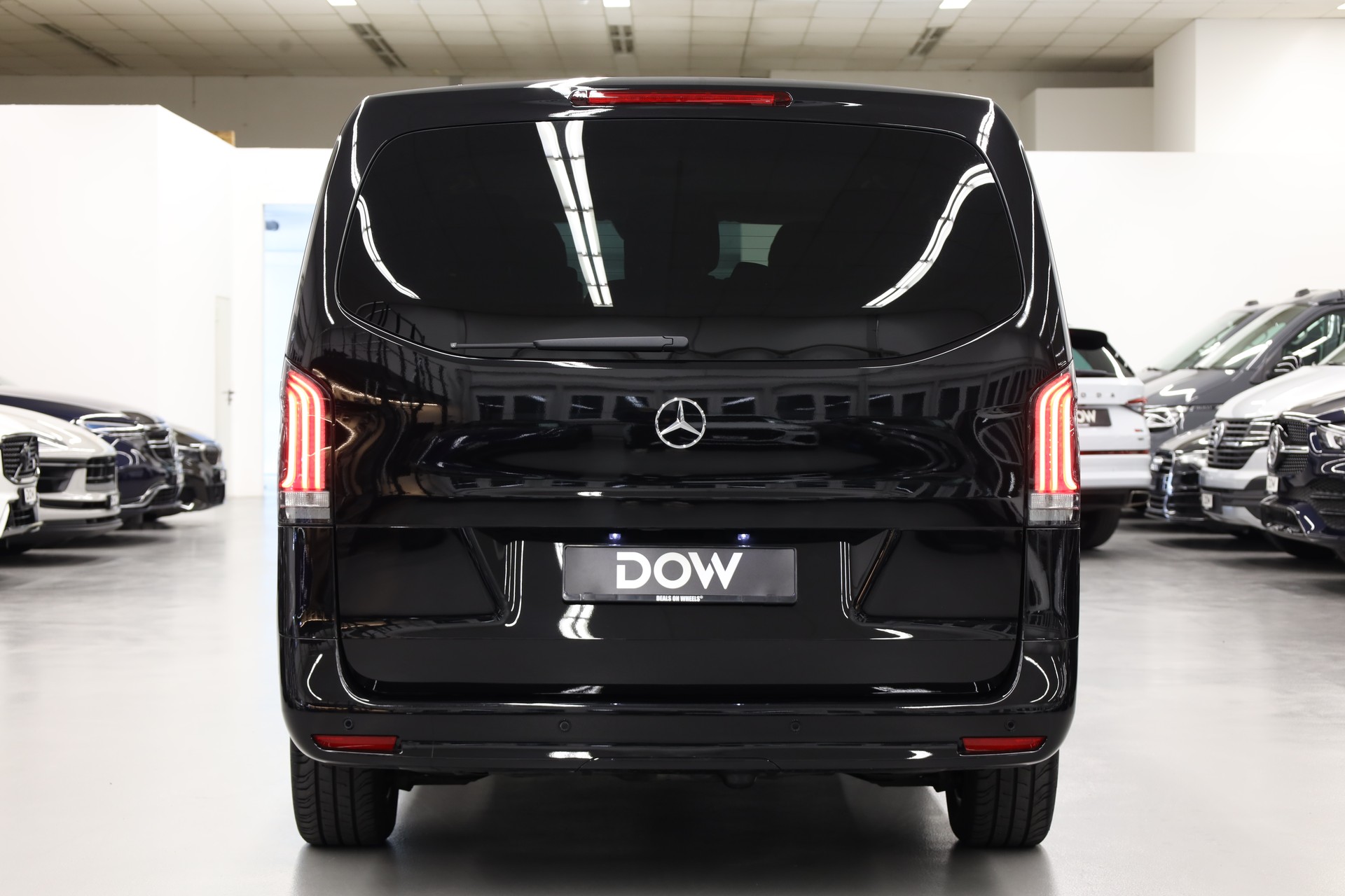 MERCEDES-BENZ Vito 119 CDI Lang Select Tourer 9G-Tronic 4Matic-image-6