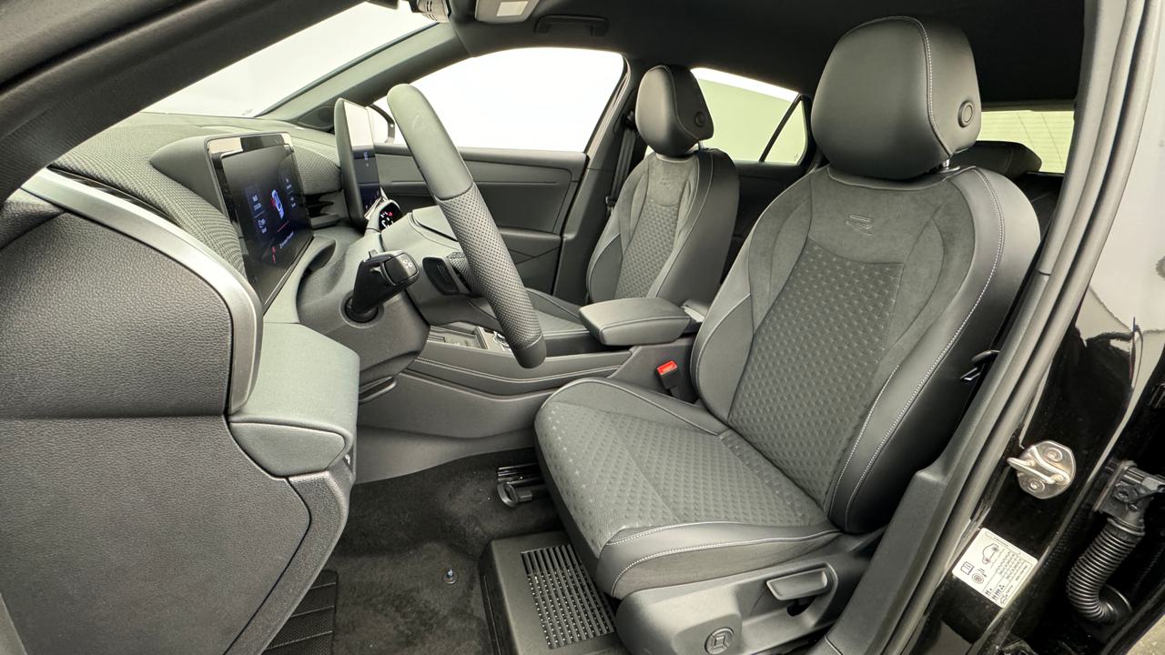 VW T-Roc 1.5 eTSI mHEV R-Line DSG-image-4