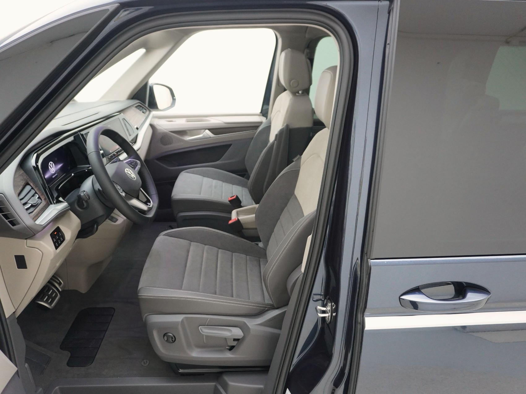 VW Multivan 1.5 TSI eHybrid Style DSG 4motion-image-12