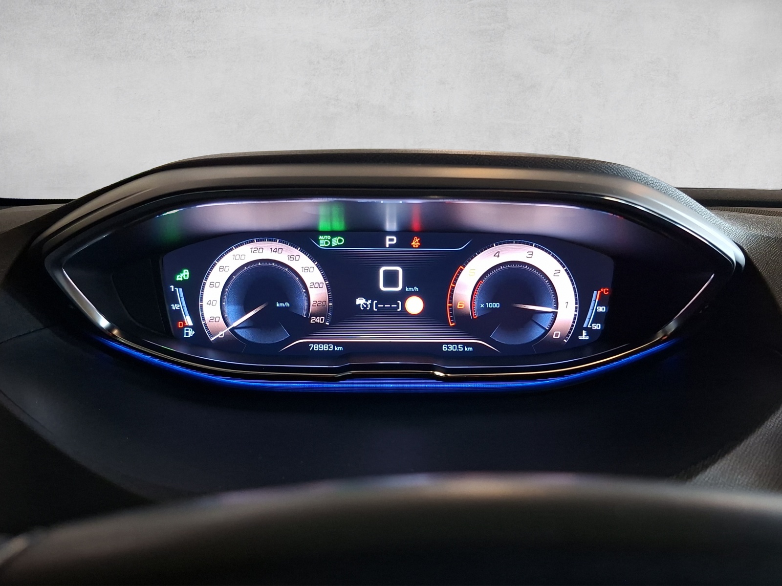 PEUGEOT 3008 2.0 BlueHDi 180 GT-image-8