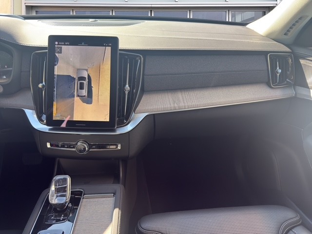 VOLVO XC90 2.0 B5 MH Plus Bright AWD-image-11