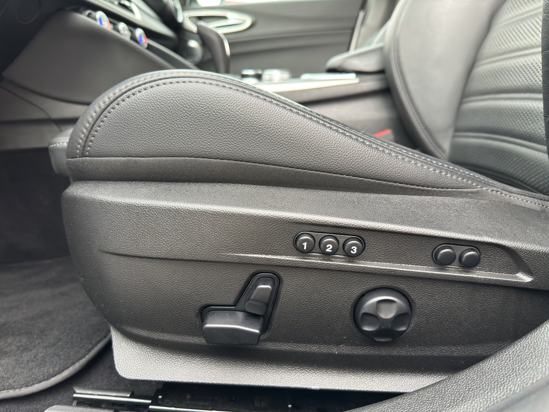 ALFA ROMEO Giulia 2.0 Veloce Q4-image-9