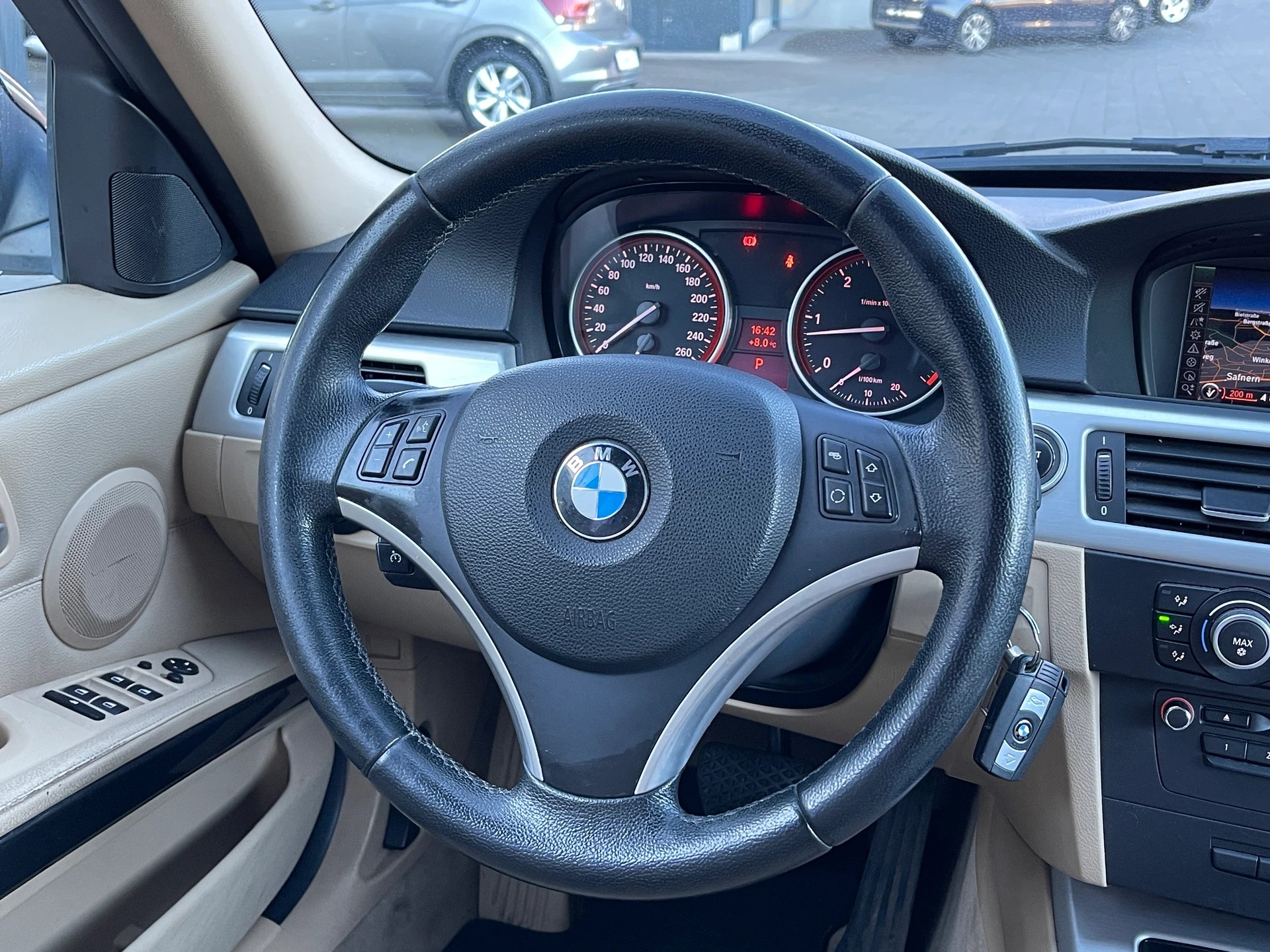 BMW 330d xDrive Touring Steptronic-image-8