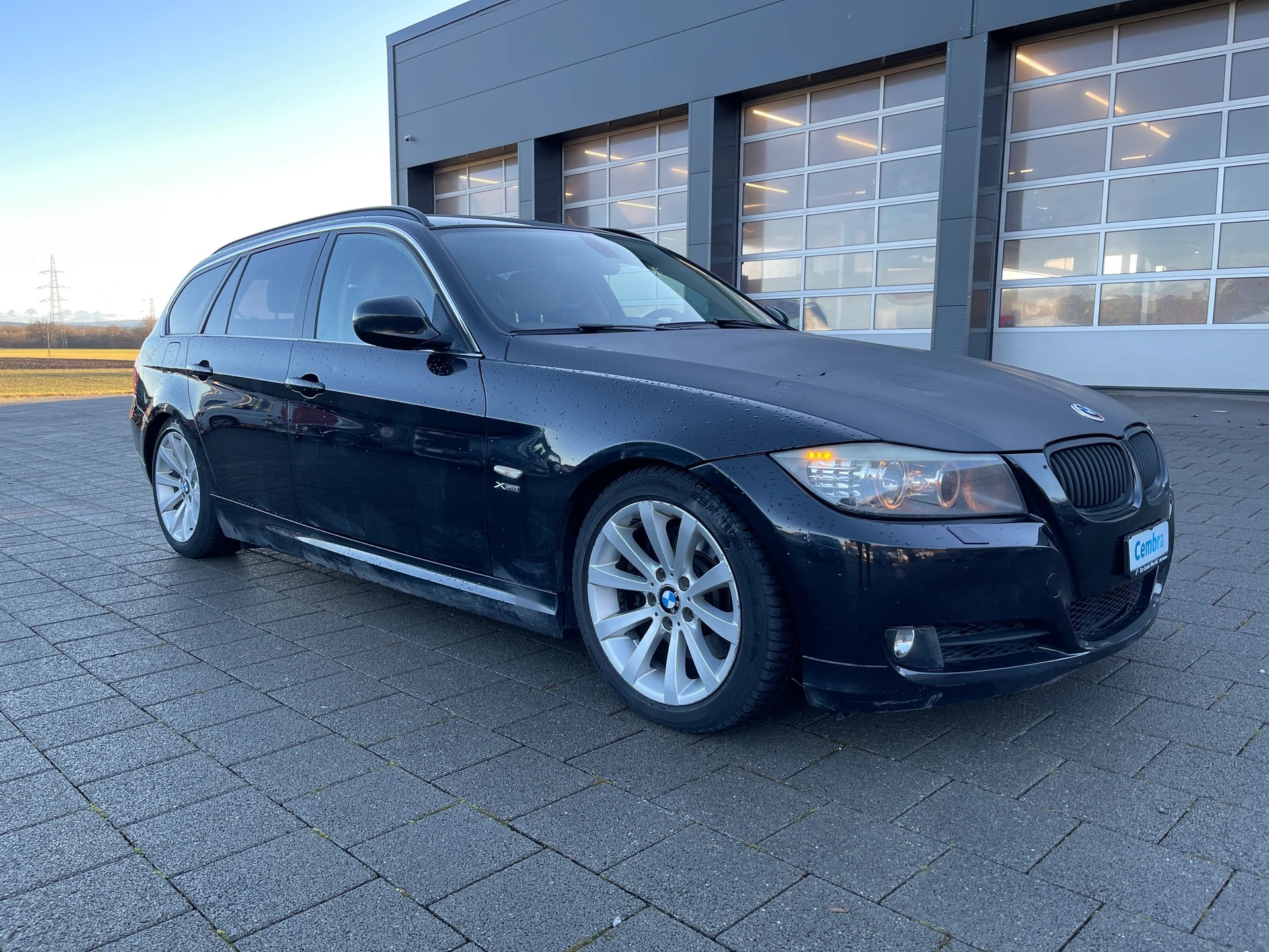 BMW 330d xDrive Touring Steptronic-image-4