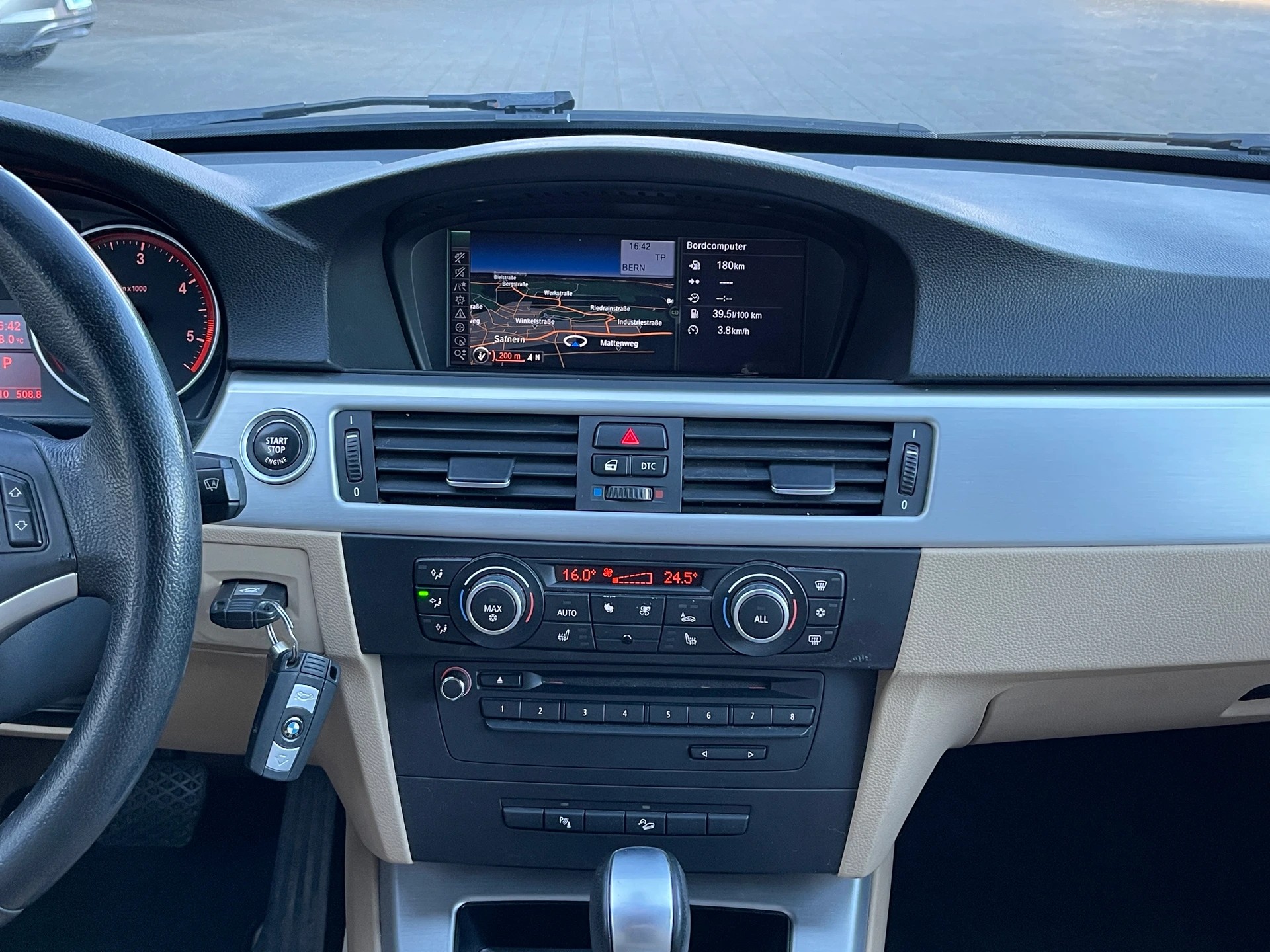 BMW 330d xDrive Touring Steptronic-image-9