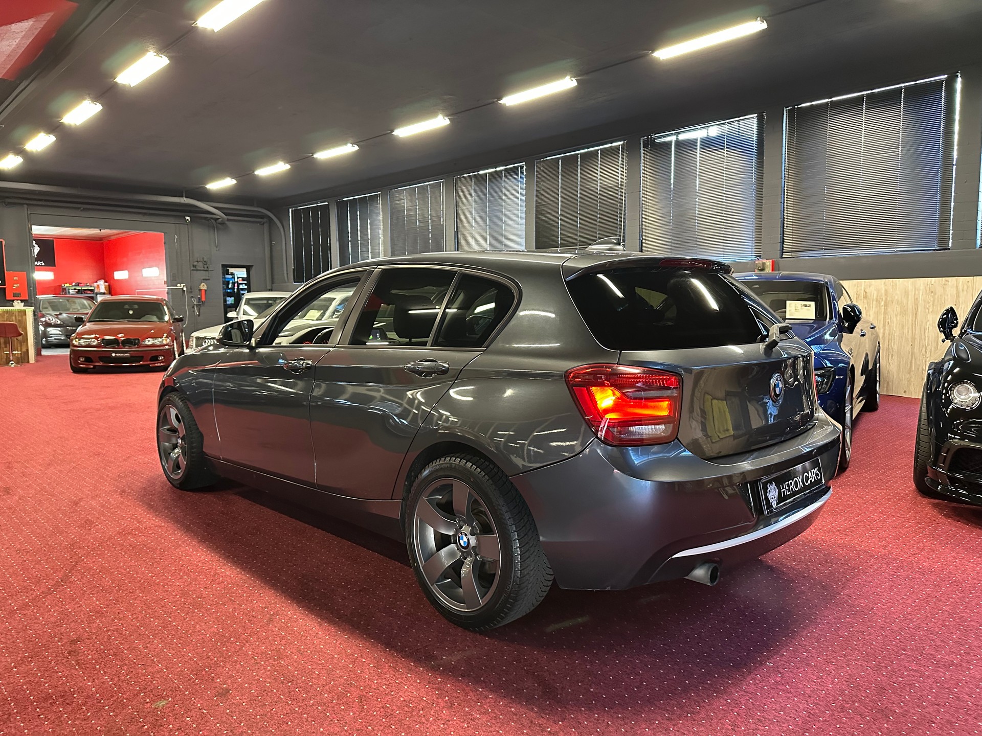 BMW 116i Urban Line Steptronic-image-9