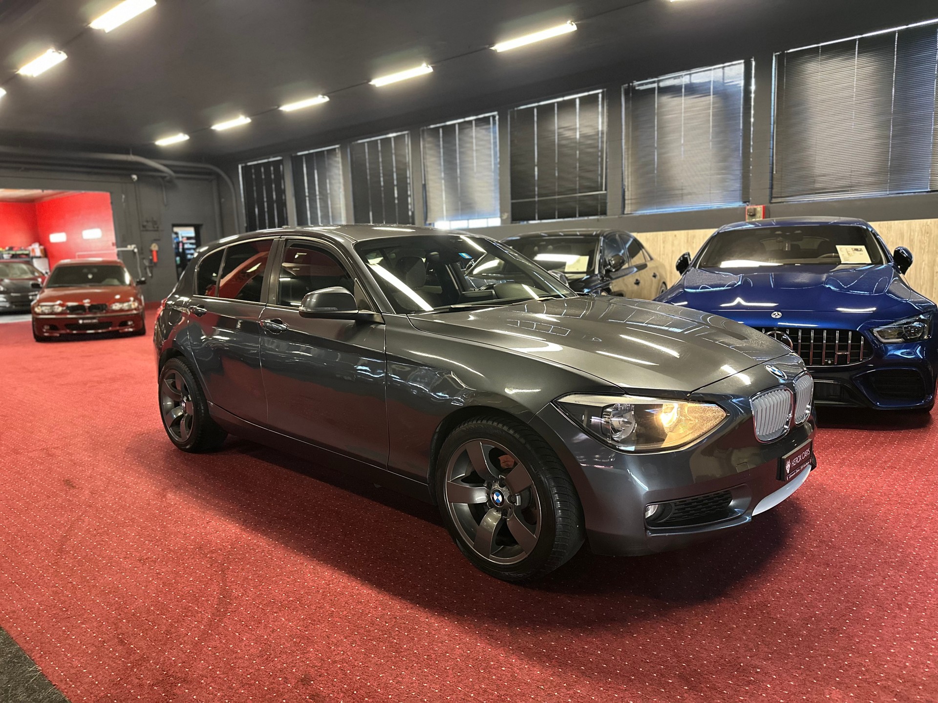 BMW 116i Urban Line Steptronic-image-2