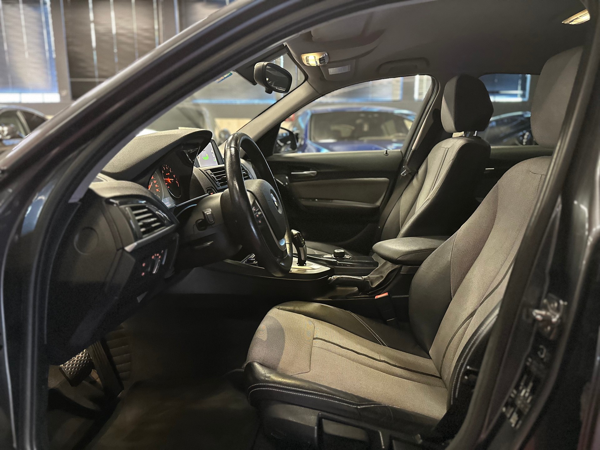 BMW 116i Urban Line Steptronic-image-10
