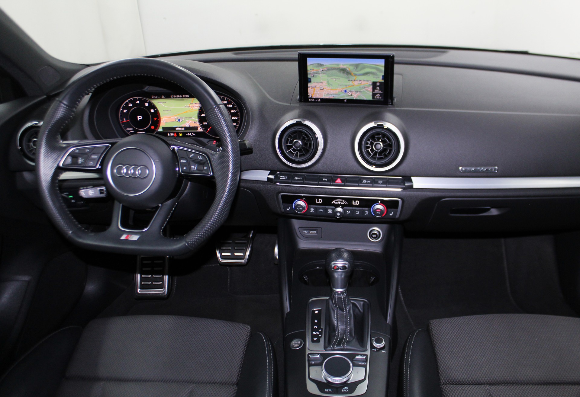 AUDI A3 Sportback 40 TFSI Sport quattro S-tronic S line Sportpaket / CH-Fahrzeug-image-12