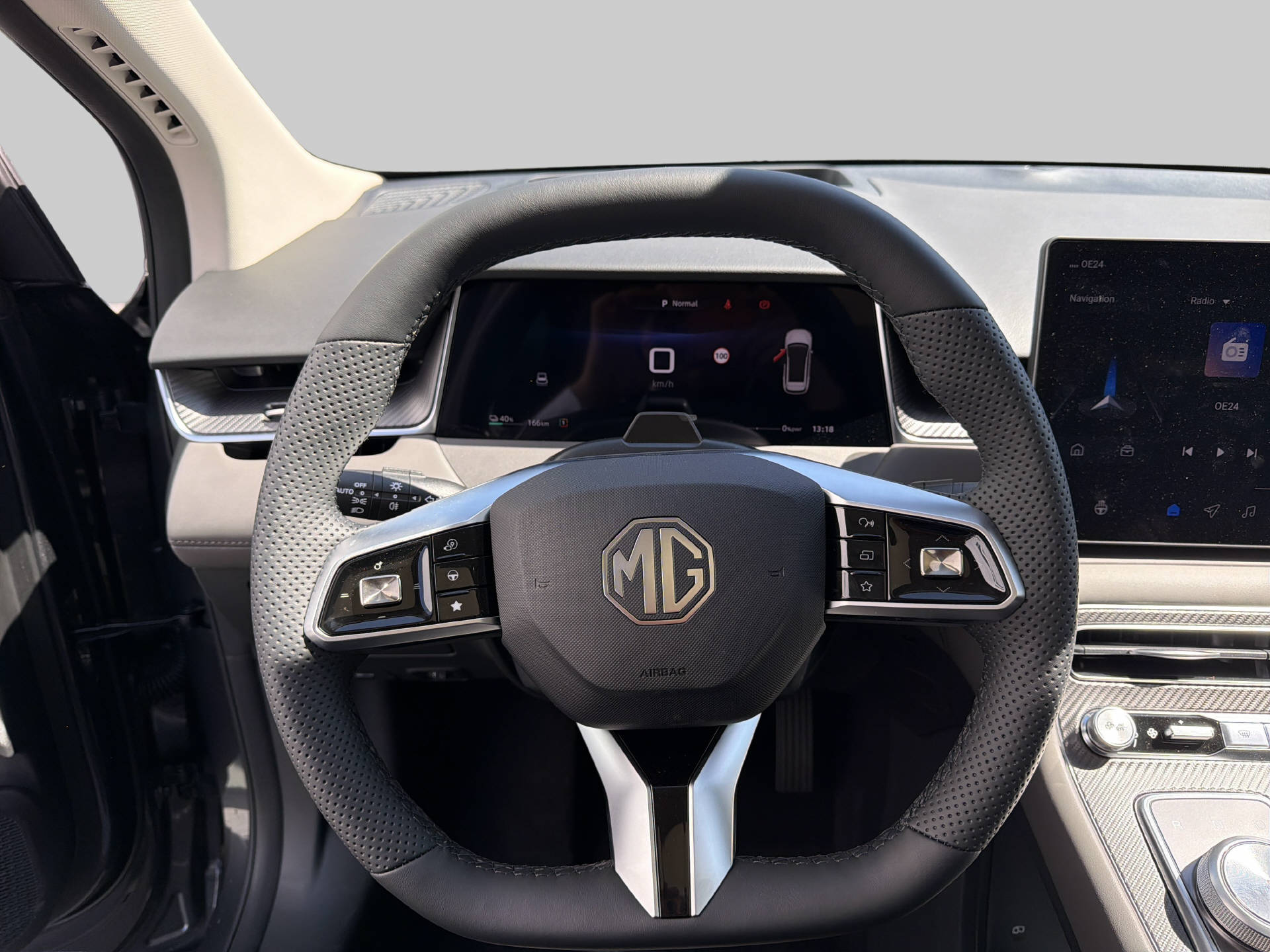MG S6 EV 77 kWh Luxury 4WD-image-6