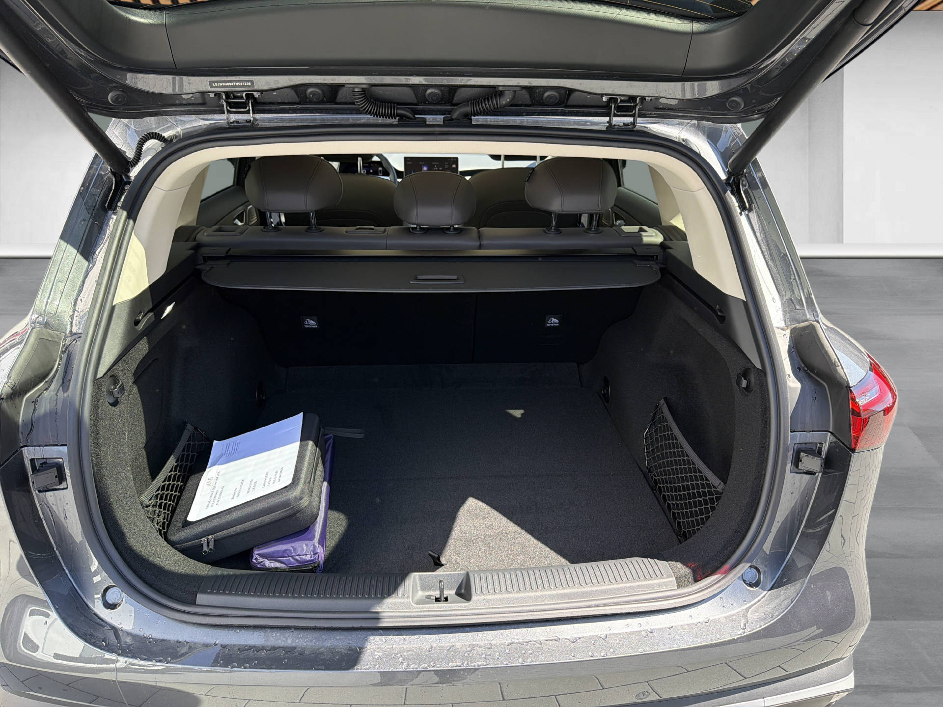 MG S6 EV 77 kWh Luxury 4WD-image-9