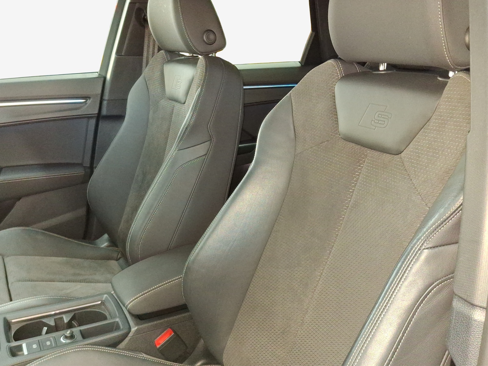 AUDI Q3 35 TFSI S line Attraction S-tronic-image-7