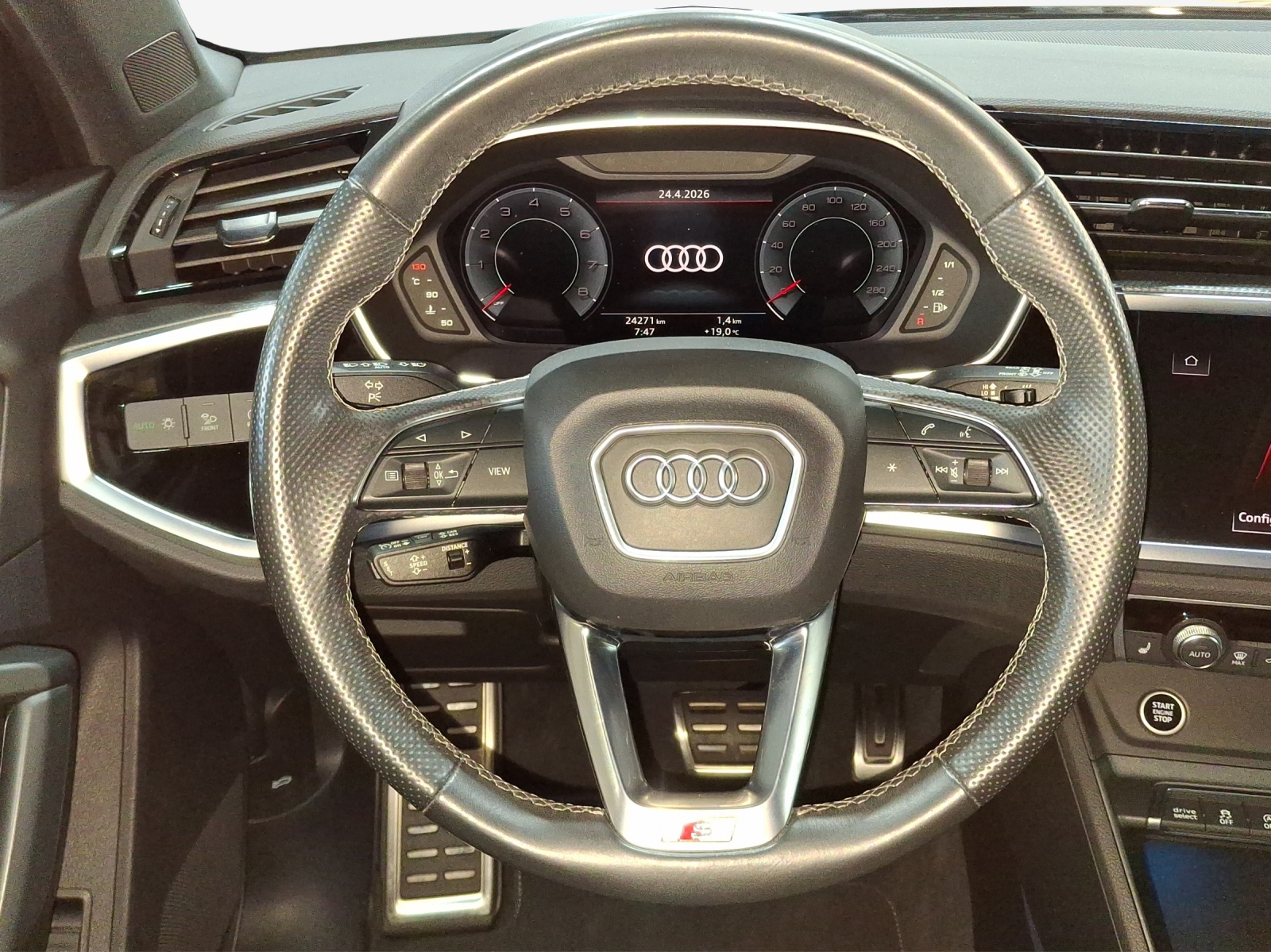 AUDI Q3 35 TFSI S line Attraction S-tronic-image-9