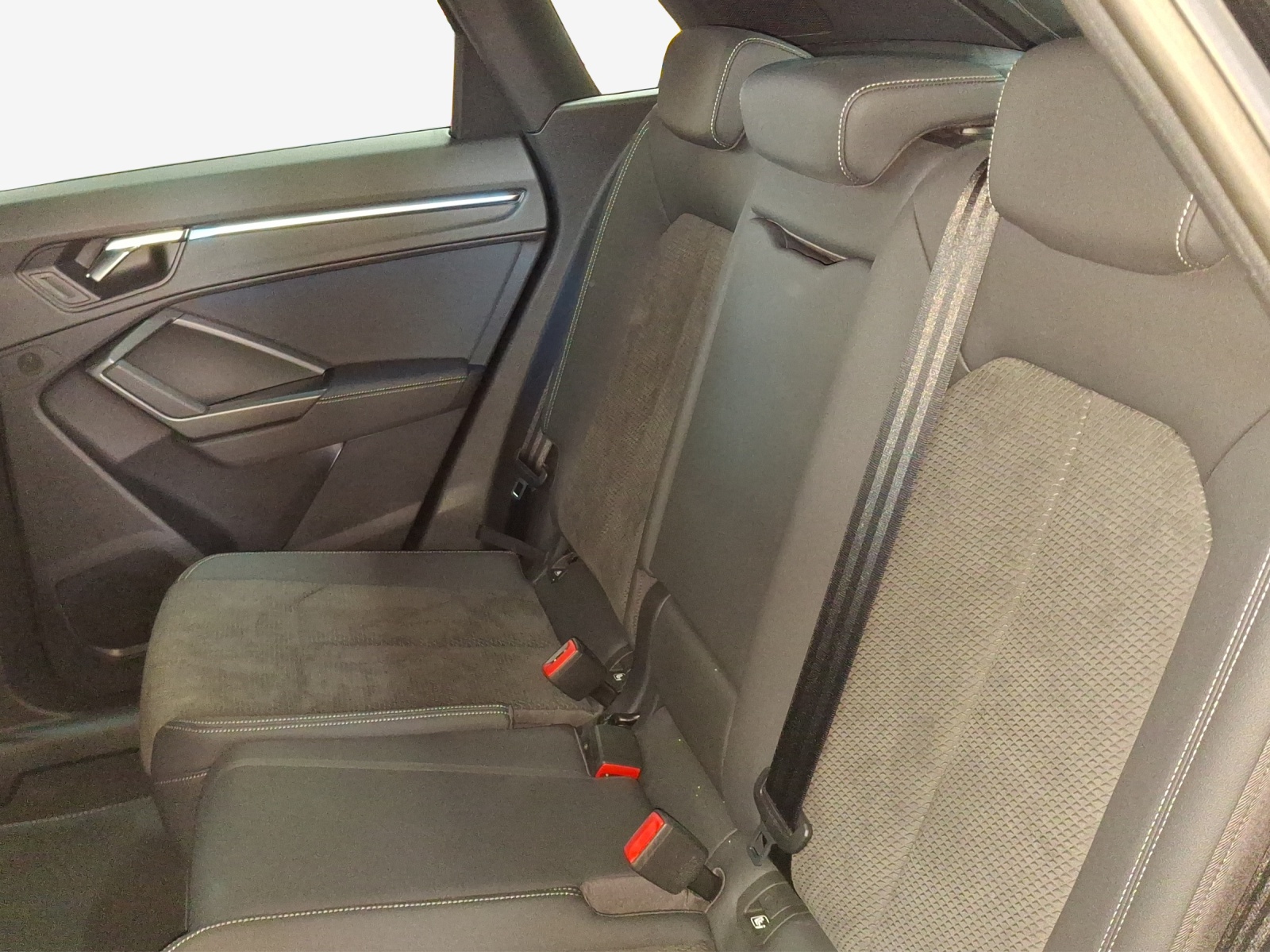 AUDI Q3 35 TFSI S line Attraction S-tronic-image-11