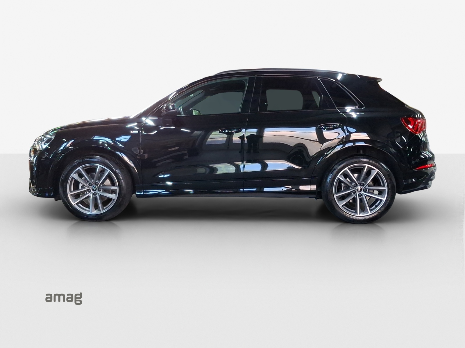 AUDI Q3 35 TFSI S line Attraction S-tronic-image-1