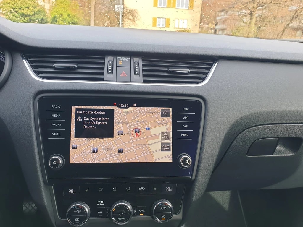 SKODA Octavia Combi 1.6 TDI Ambition 4x4 ** Gr-Navi ** Sitzheizung ** Abstandsregelsysteme ** Frisch Ab MFK & Service **-image-7