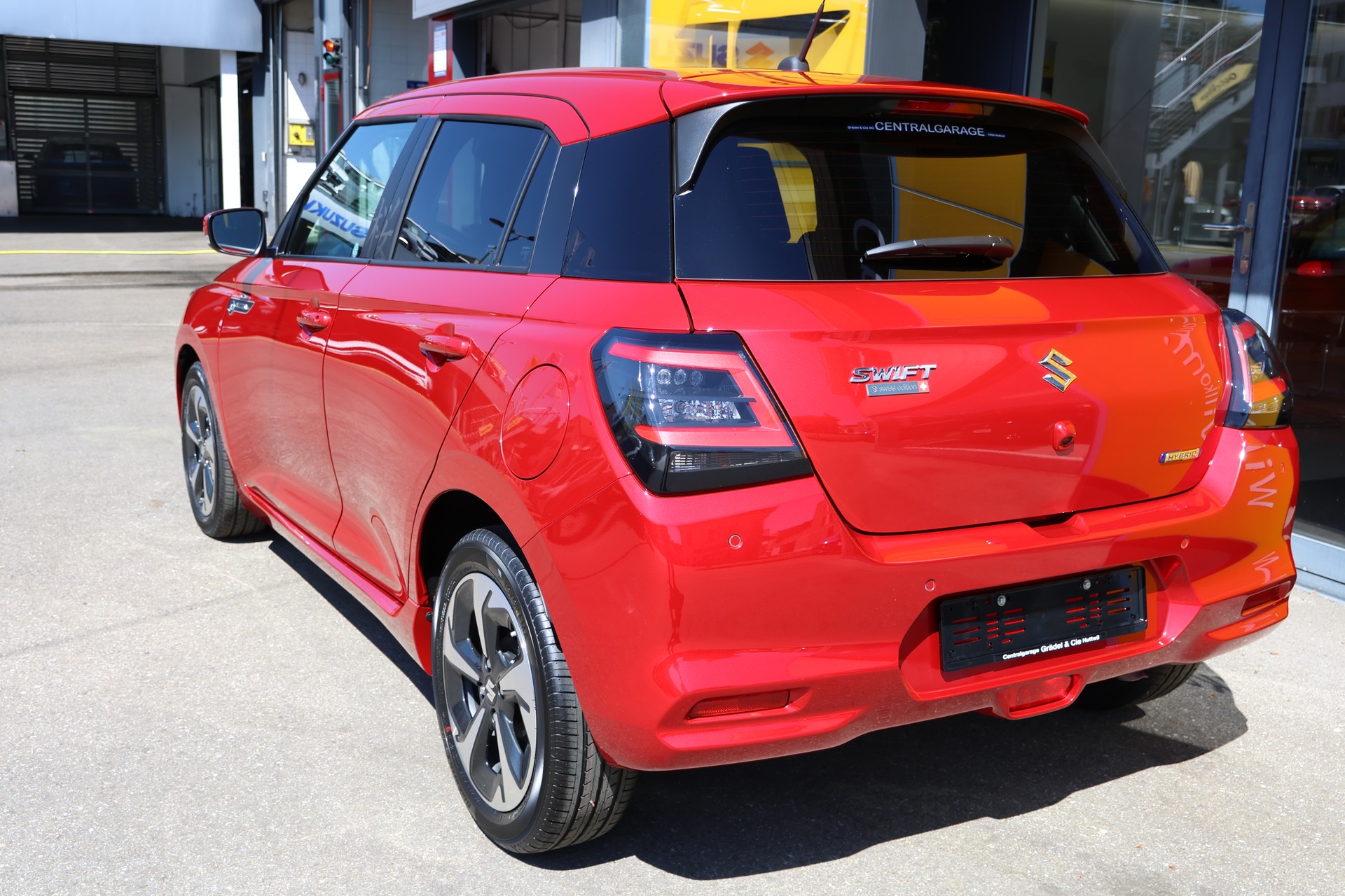 SUZUKI Swift 1.2i Sakura Top Hybrid CVT-showroom-element-2