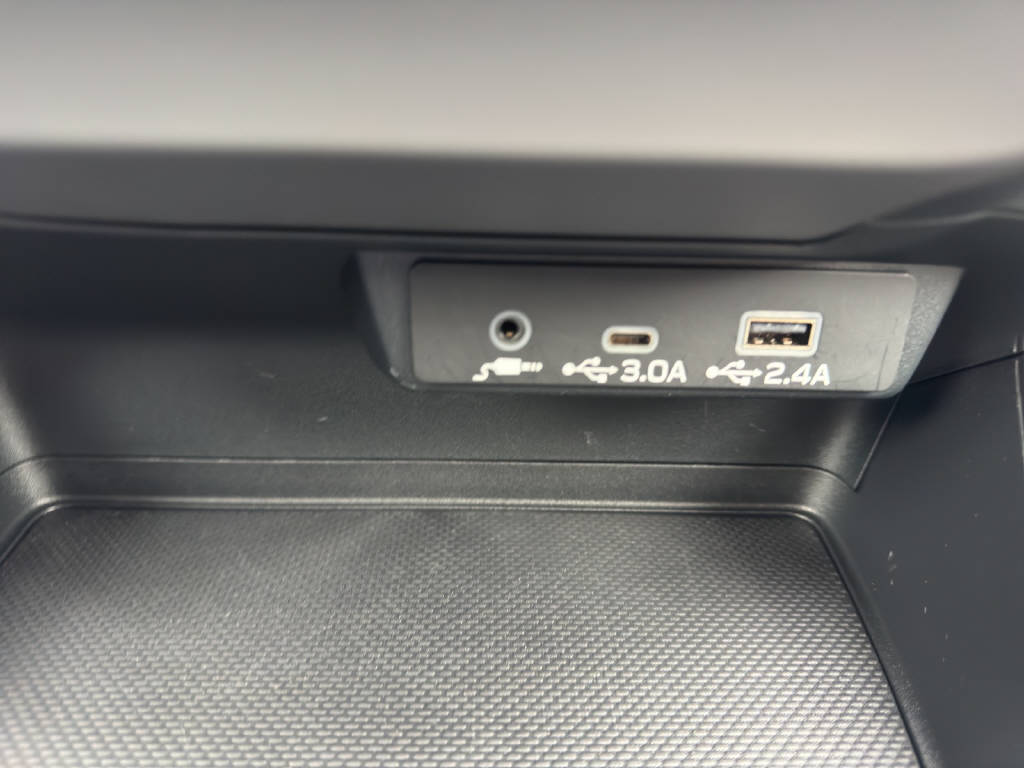 SUBARU Crosstrek 2.0i e-Boxer Swiss Plus-image-11