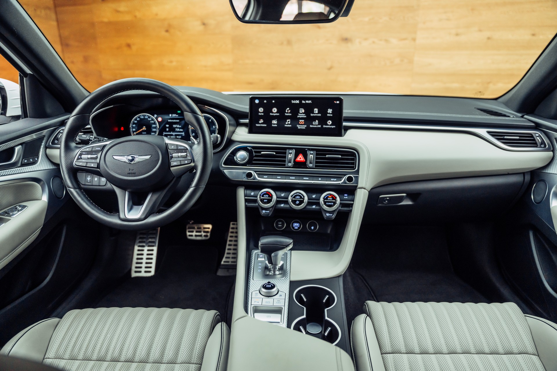GENESIS G70 Shooting Brake 2.2 CRDI Sport AT8 AWD-image-4
