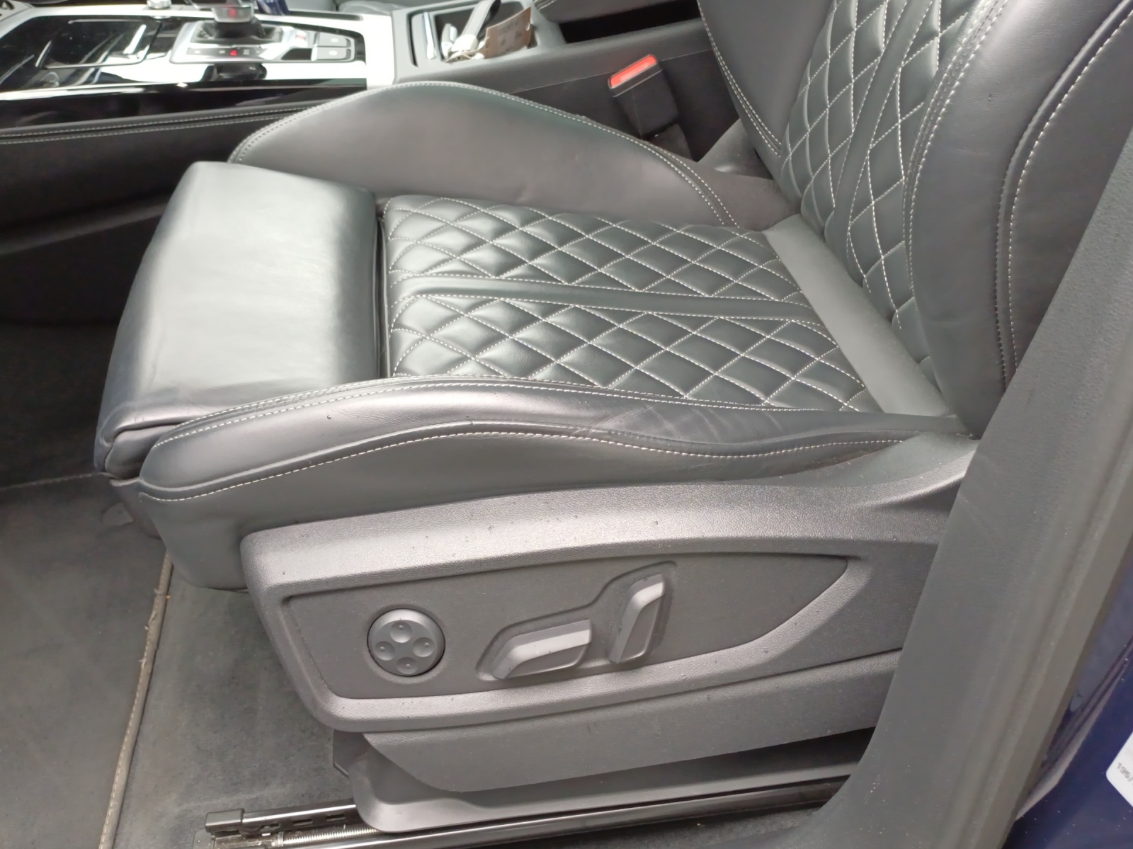 AUDI SQ5 TDI quattro tiptronic-image-15
