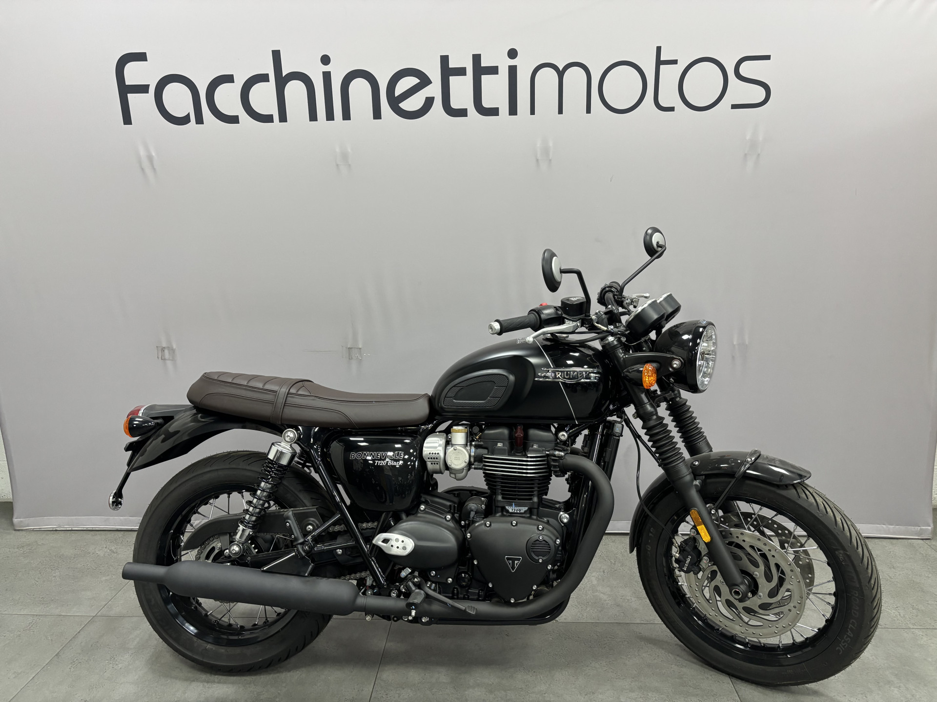 TRIUMPH Bonneville T120 Black