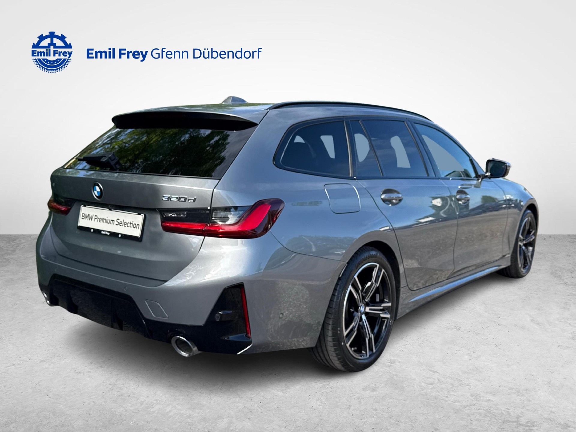 BMW 320d xDrive SAG Touring-image-1